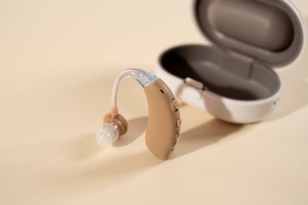 What to Expect When Wearing a Hearing Aid for the First Time? 2